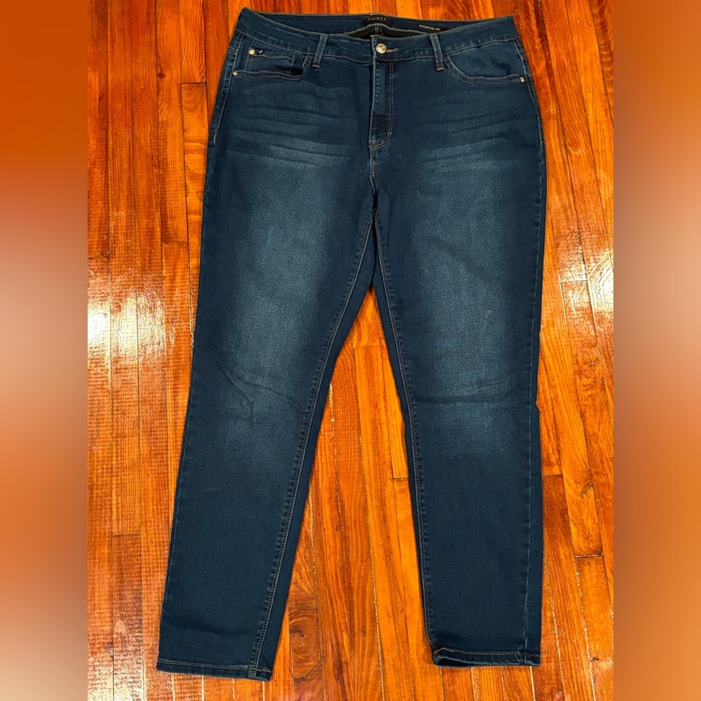 Curve Appeal Skinny Jeans